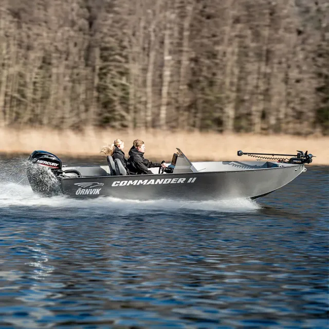 Örnvik Commander II roddbåt trygg i vågor