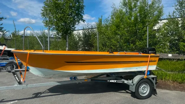 Vator 14R fritidsbåt enbart skrov stabil 1981
