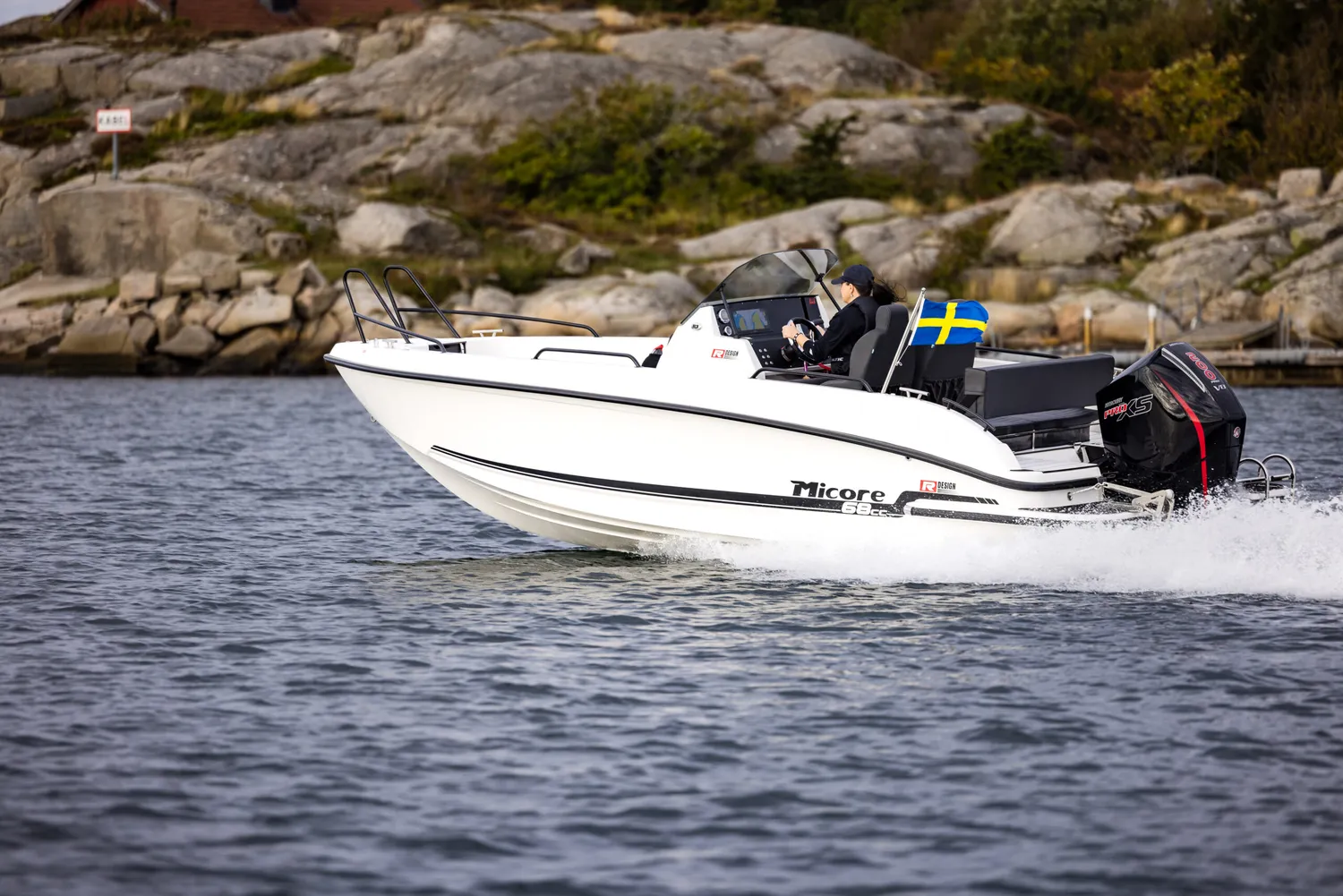 Micore 68cc centerkonsolbåt flaggskepp R-design