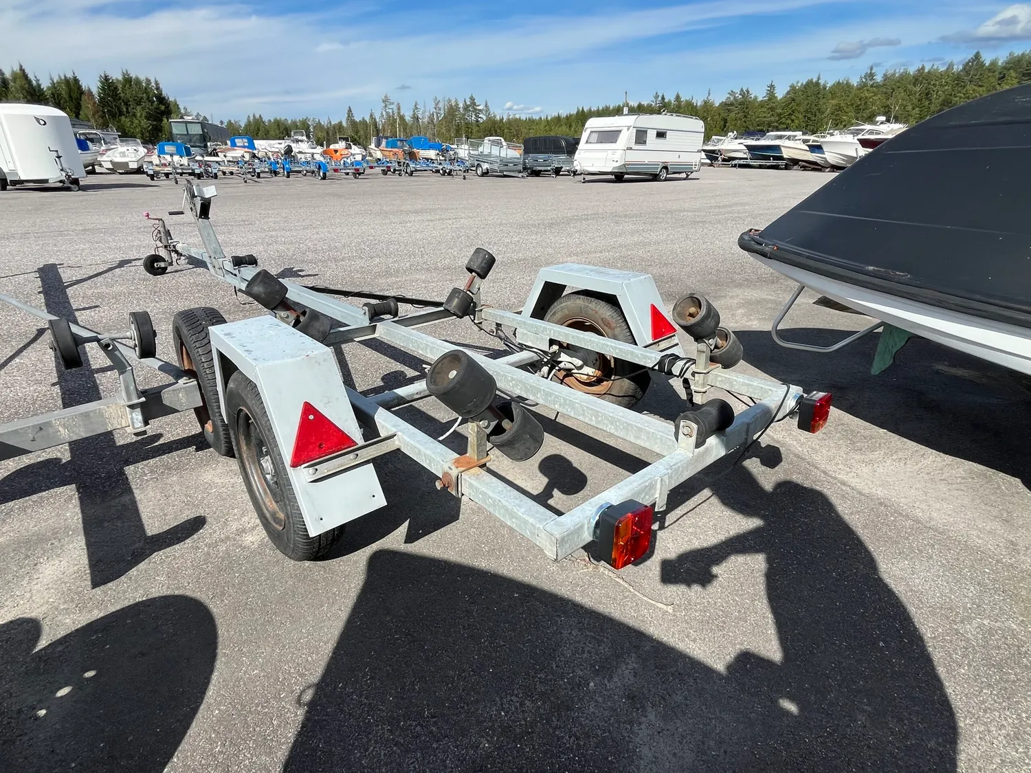 BUV Trailer båtupptagningsvagn ombyggd magnetbelysning