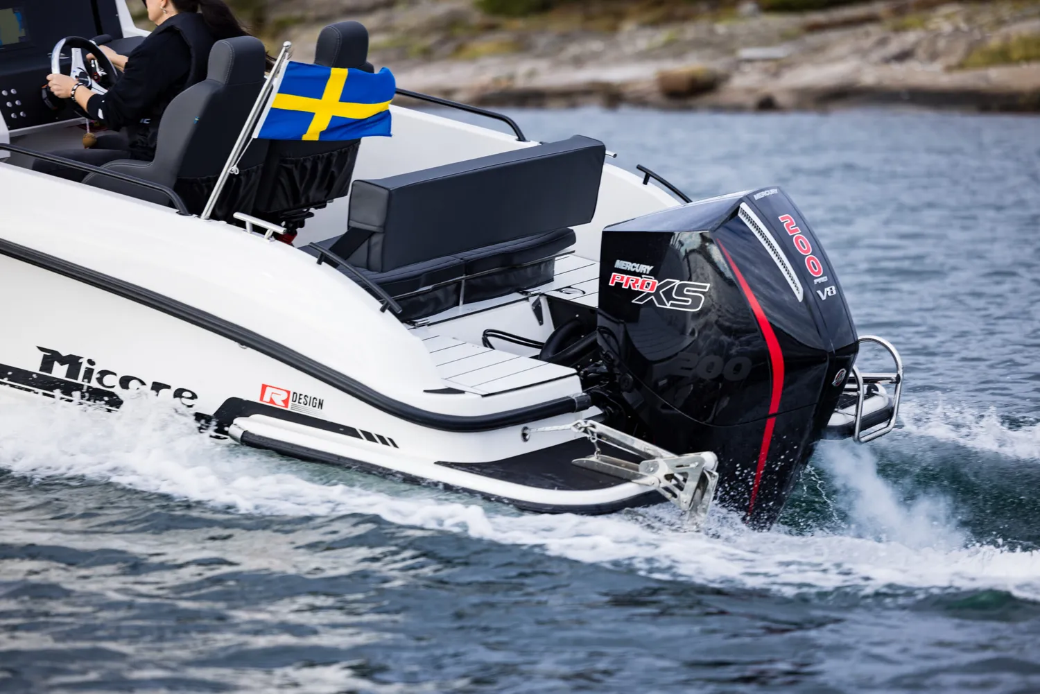 Micore 68cc centerkonsolbåt flaggskepp R-design