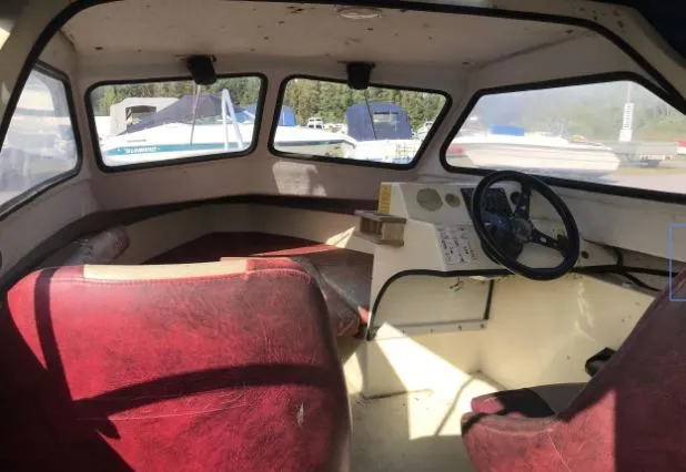 HT båt skrov med kapell för 75 hk