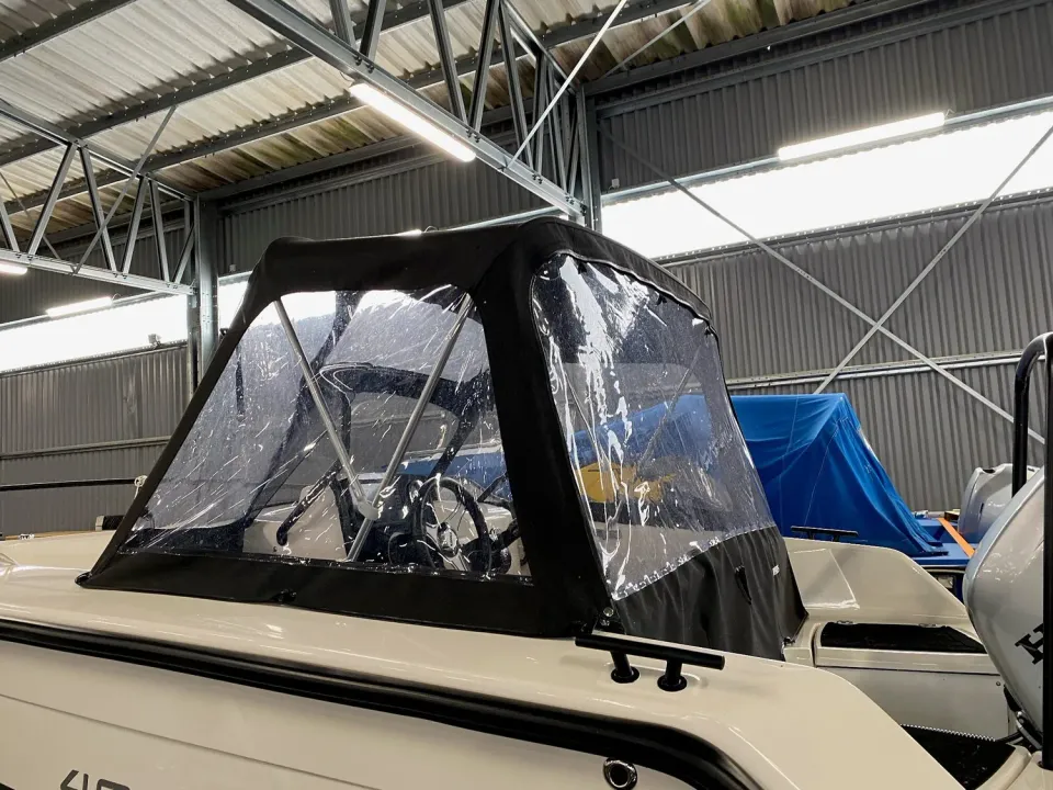 Ryds akterkapell 490 VI Sport bågar svart
