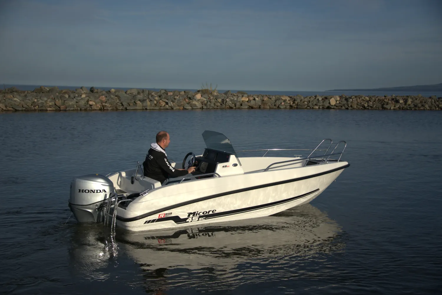 Micore Boats 45SC öppen båt stabil skrovdesign