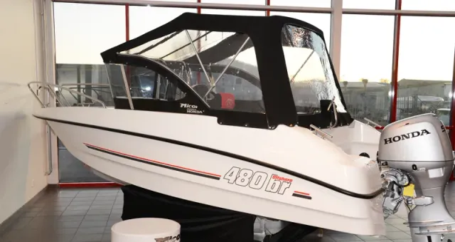 Marin & Fritid Micore 480 BR akterkapell båt