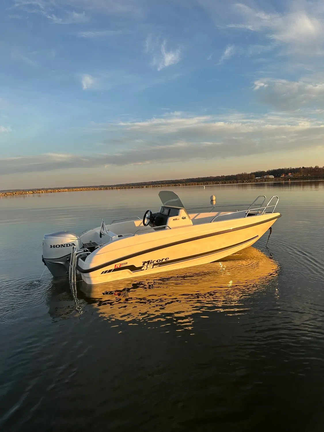 Micore Boats 45SC öppen båt stabil skrovdesign