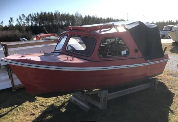 Mörebas HT båt endast skrov 4,8 m med kapell