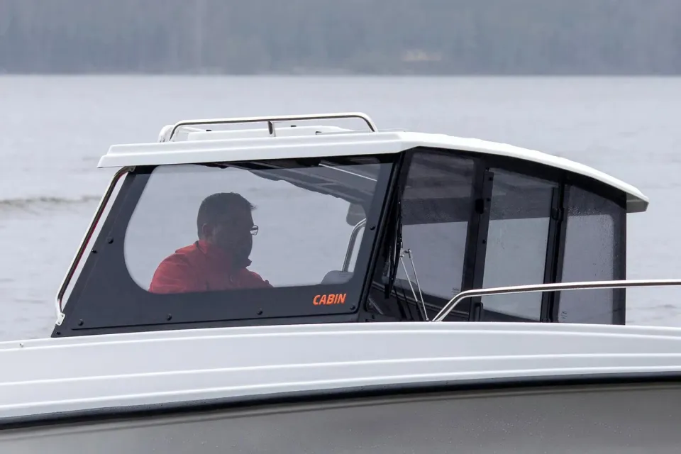 Terhi 480 Cabin grabbräcke tak polerad par