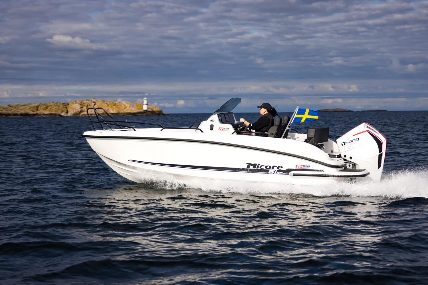 Micore 61SC båt stabil sportbåt