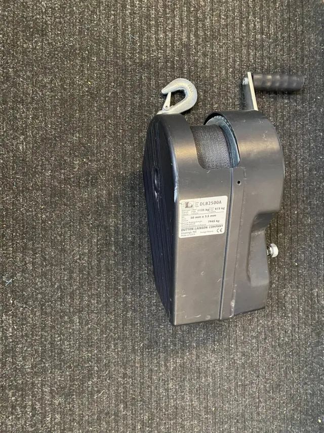 Marin & Fritid DLB2500A vinsch 1135 kg med band