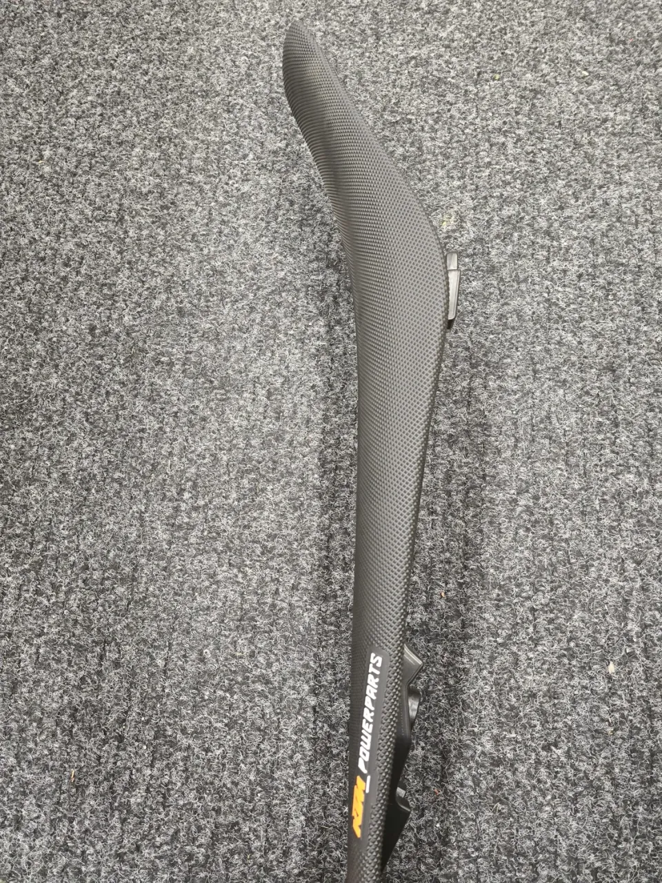 KTM SX 85 sadel 47207940200 låg 15 mm 18-24