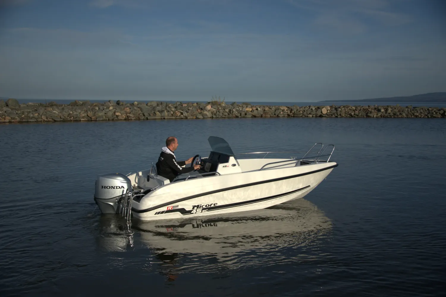 Micore Boats 45SC öppen båt stabil skrovdesign