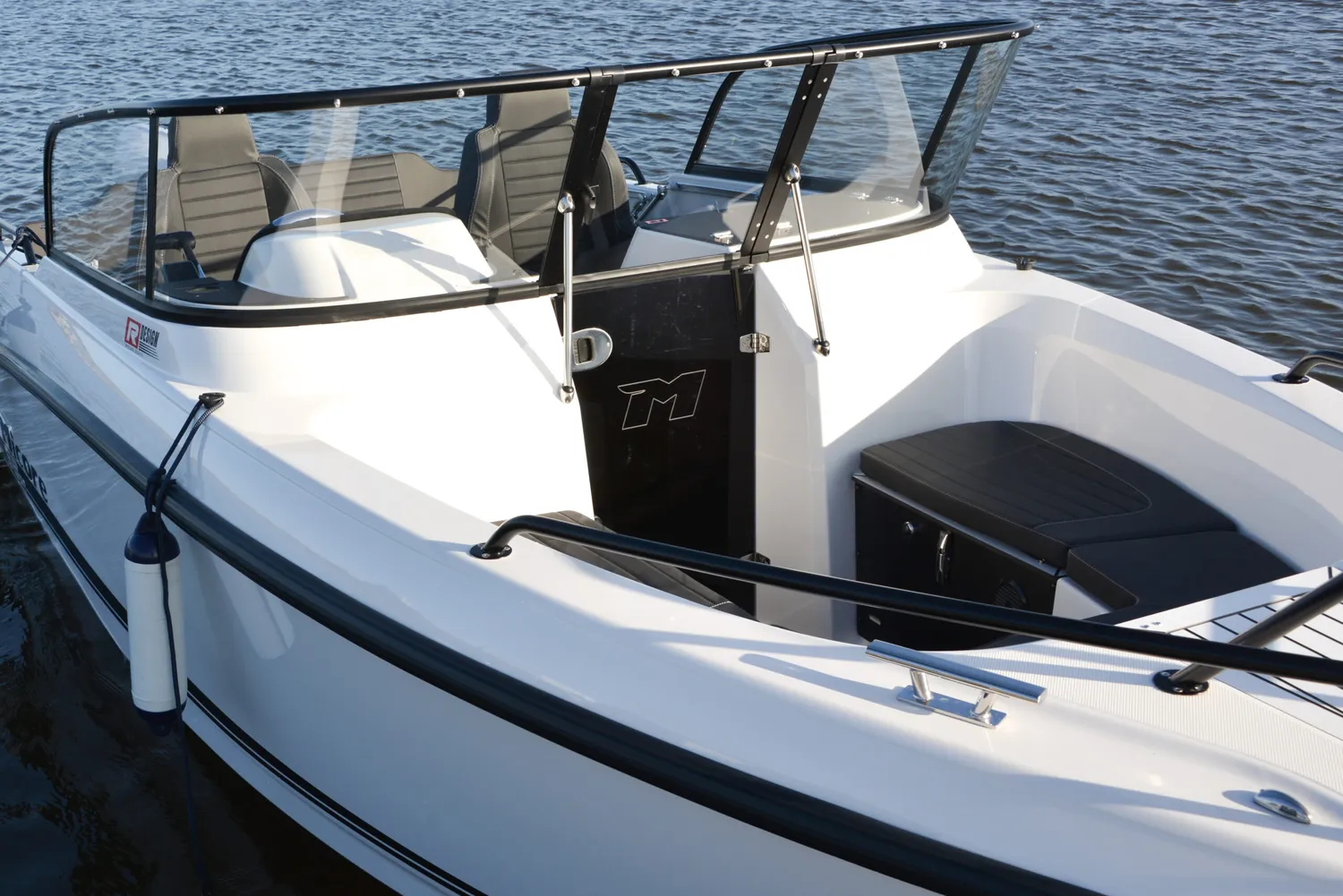Micore 58BR bowrider båt R-design stabil