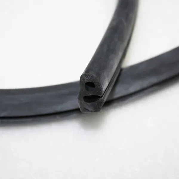 Moonlight Serie 55 gummilist 2,5 m svart