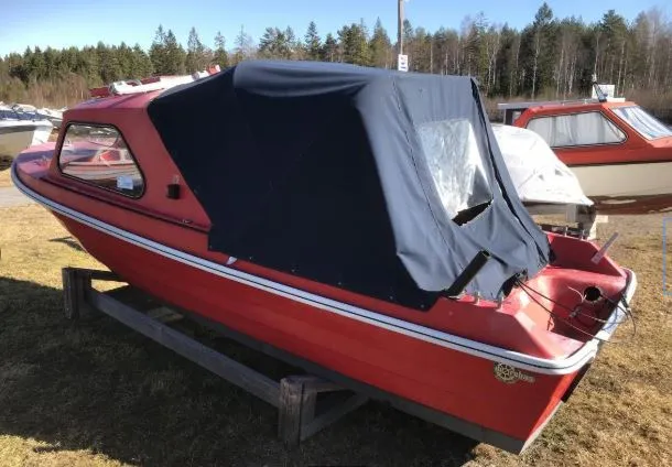 Mörebas HT båt endast skrov 4,8 m med kapell