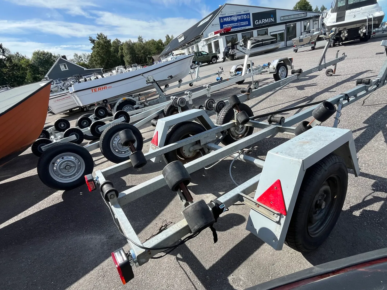 BUV Trailer båtupptagningsvagn ombyggd magnetbelysning