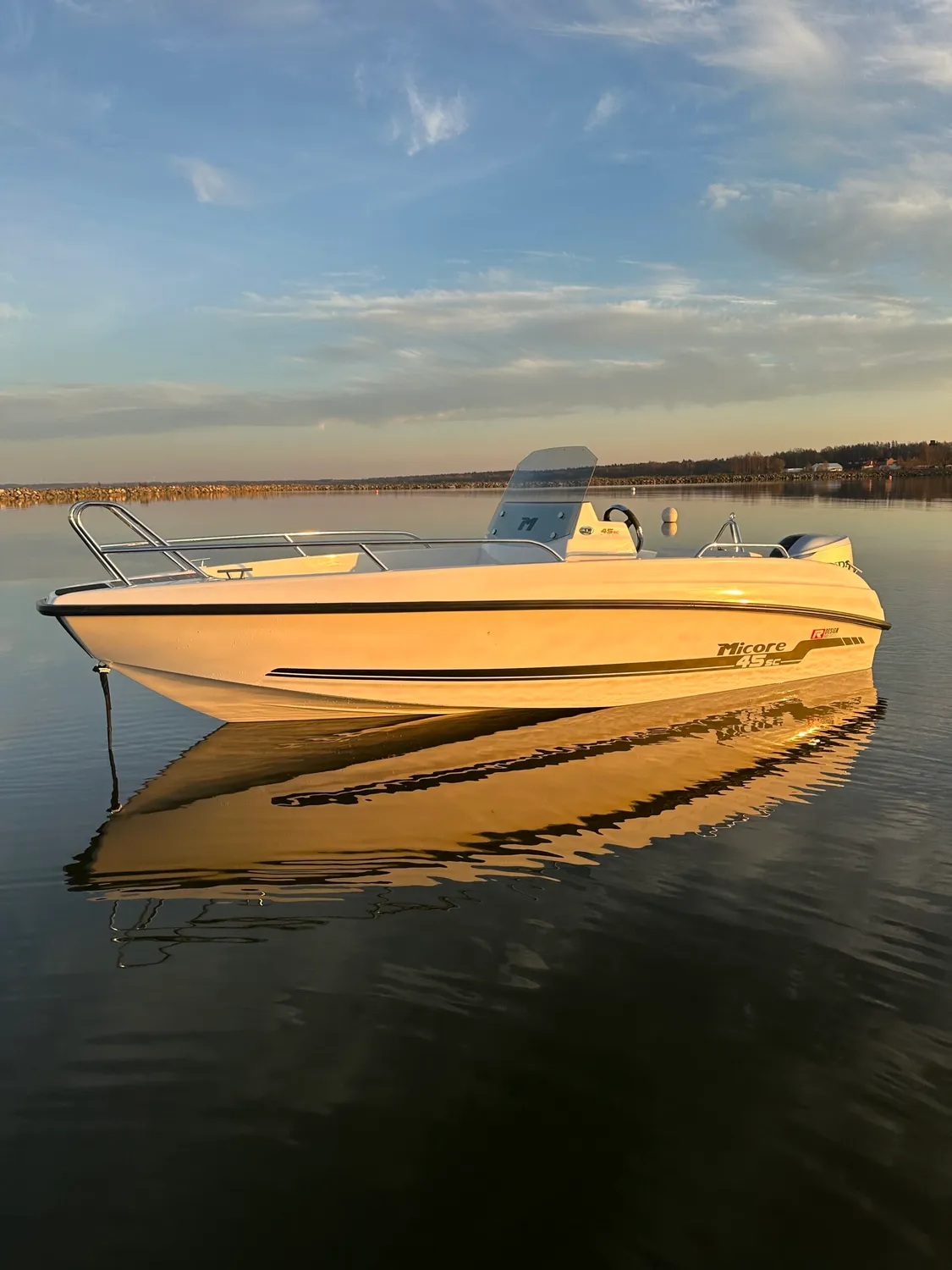 Micore Boats 45SC öppen båt stabil skrovdesign