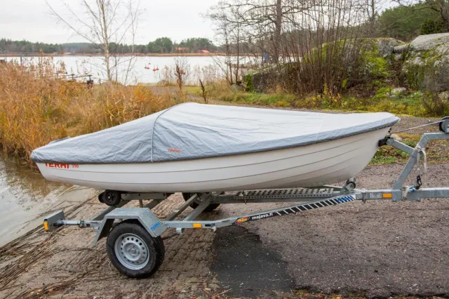 Marin & Fritid Terhi 390 hamnkapell regnskydd