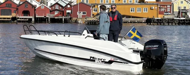 Micore 50CC båt 5 meter styrpulpet