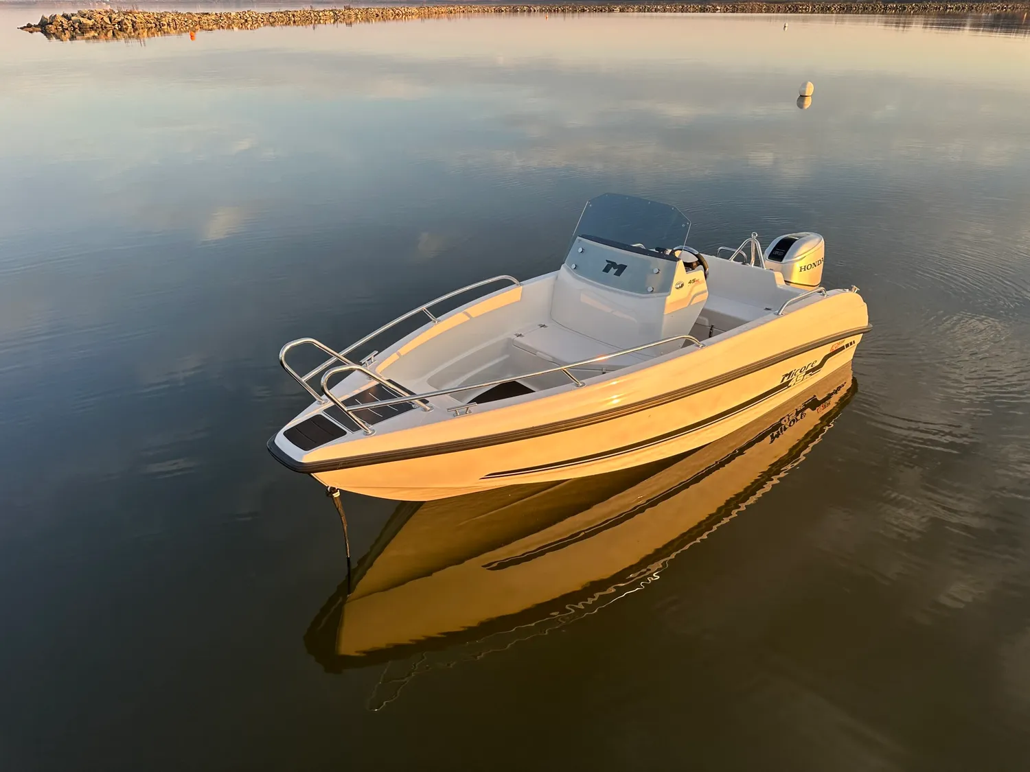 Micore Boats 45SC öppen båt stabil skrovdesign