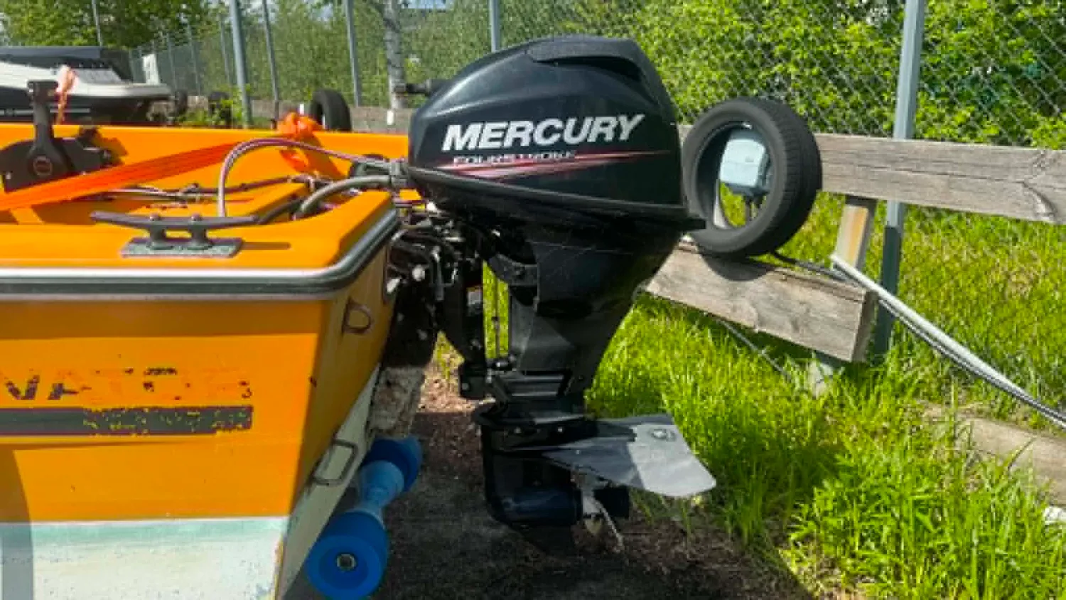 Vator 14R fritidsbåt enbart skrov stabil 1981