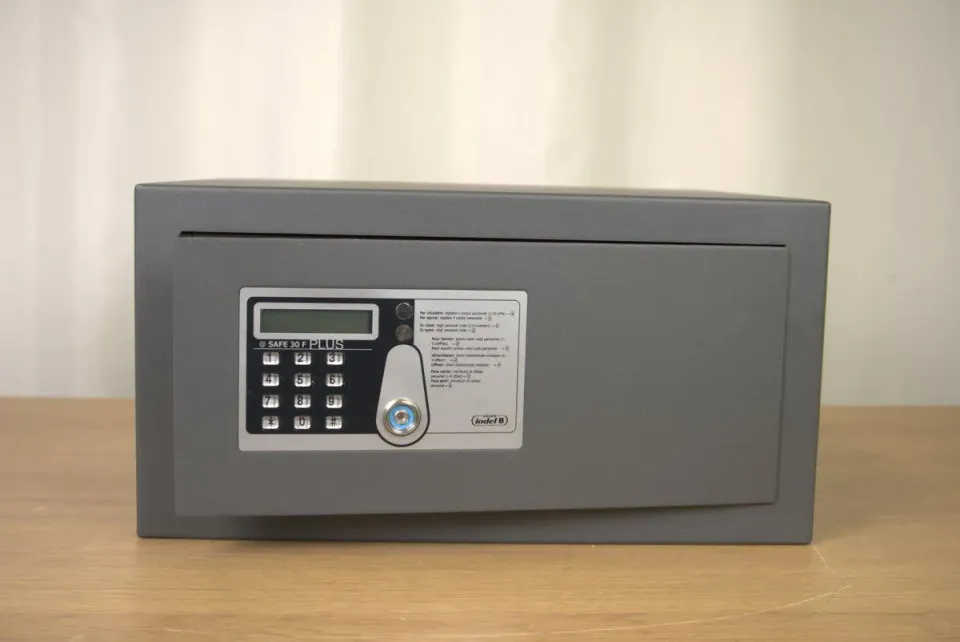 Indel B Safe 30 F Plus säkerhetsskåp 220x430x350 mm tangentbord