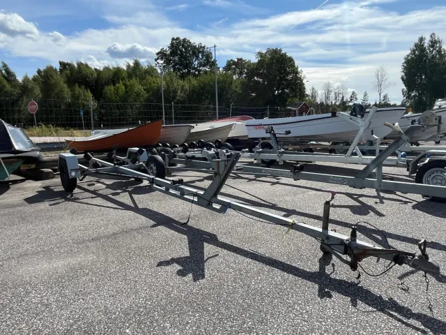 BUV Trailer båtupptagningsvagn ombyggd magnetbelysning