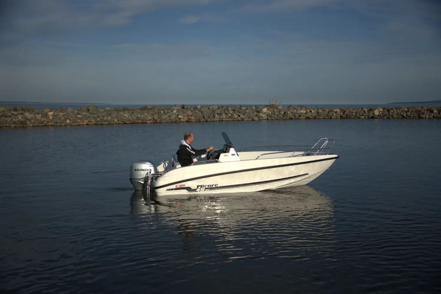 Micore Boats 45SC öppen båt stabil skrovdesign