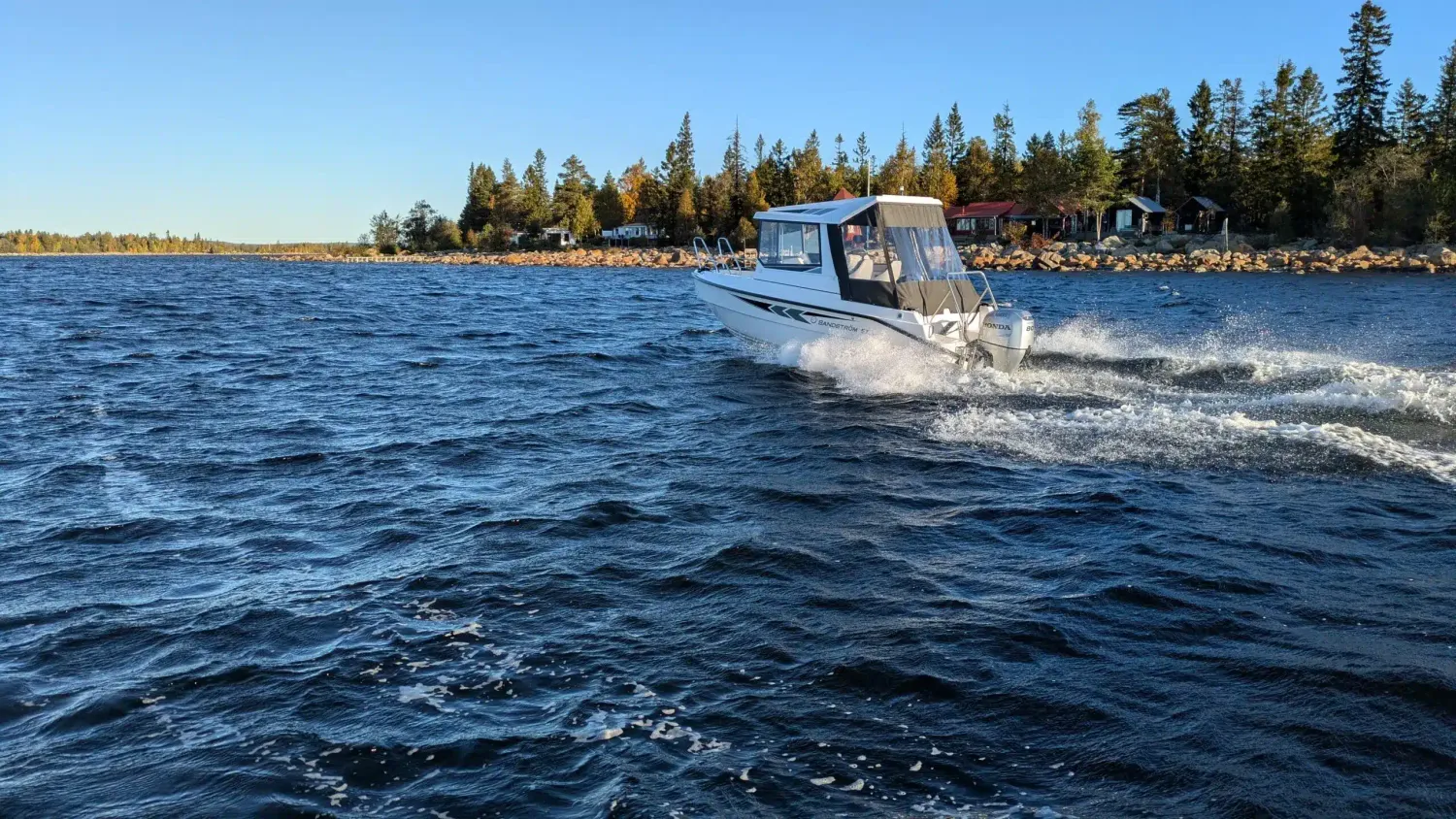 Skärgårdsvarvet Sandström Ultra 57 Cabin hyttbåt sjöduglig