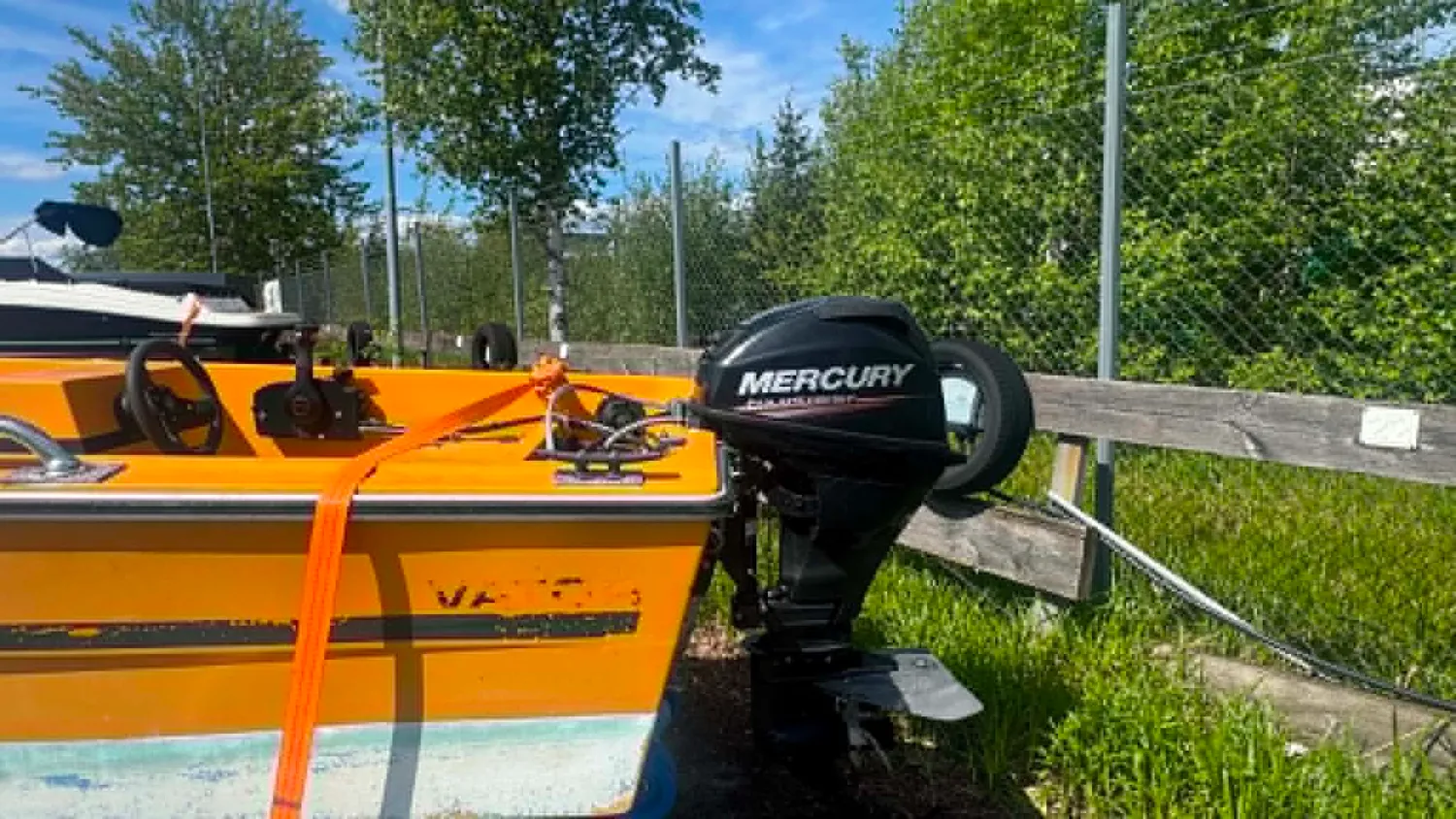 Vator 14R fritidsbåt enbart skrov stabil 1981