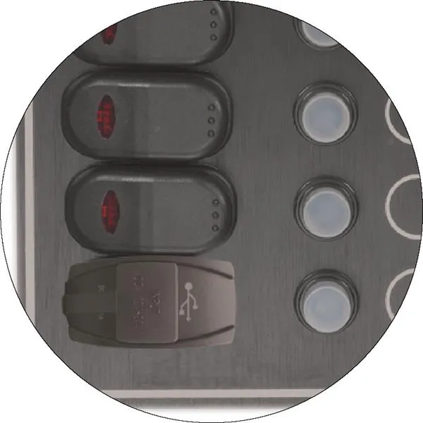 Marin & Fritid USB-uttag dubbelt 12/24 V 1+2,1 A