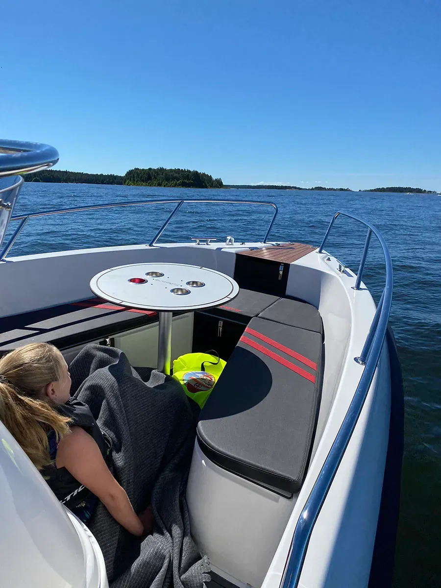 Micore runt bord med drickhållare aluminium