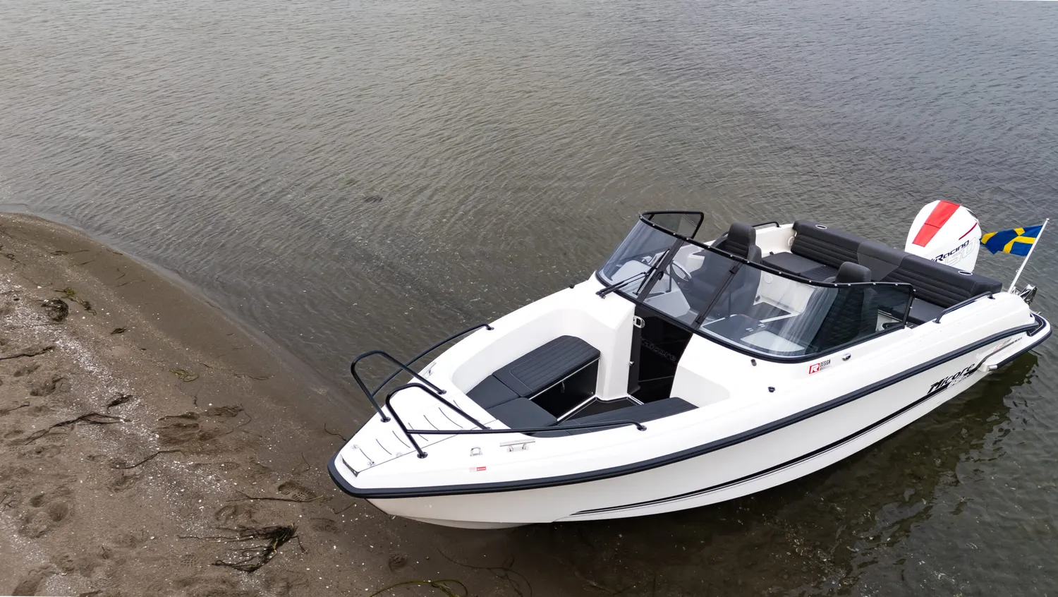 Micore 68BR bowrider familjebåt lättkörd